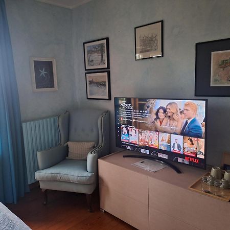 L'Ortensia Della Villa Isabella, Camera Con Vista Lago, Balcone Sul Parco E Bagno Esclusivo All'Esterno Della Camera Stresa Luaran gambar