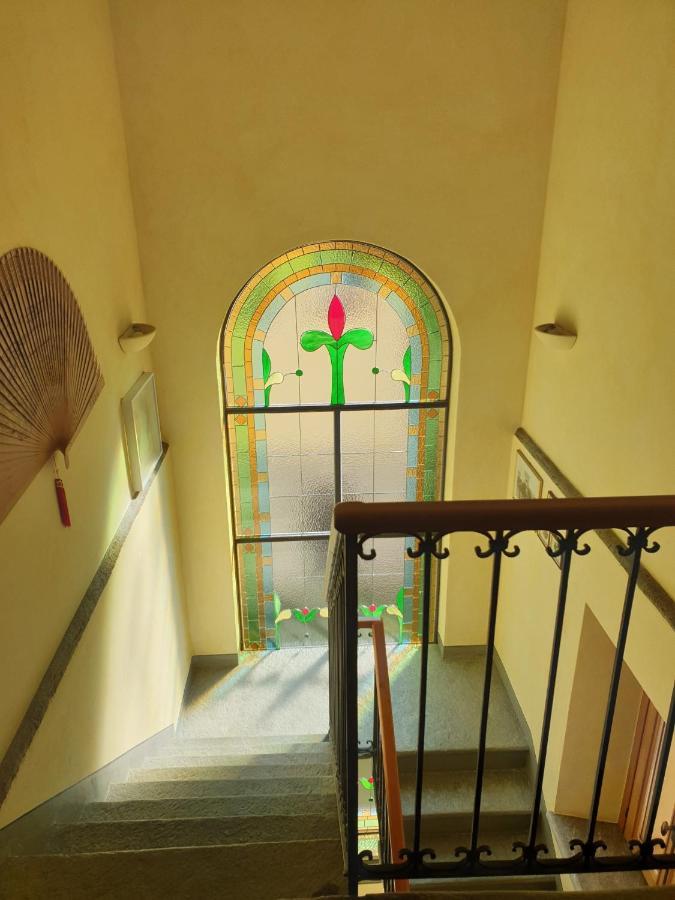 L'Ortensia Della Villa Isabella, Camera Con Vista Lago, Balcone Sul Parco E Bagno Esclusivo All'Esterno Della Camera Stresa Luaran gambar