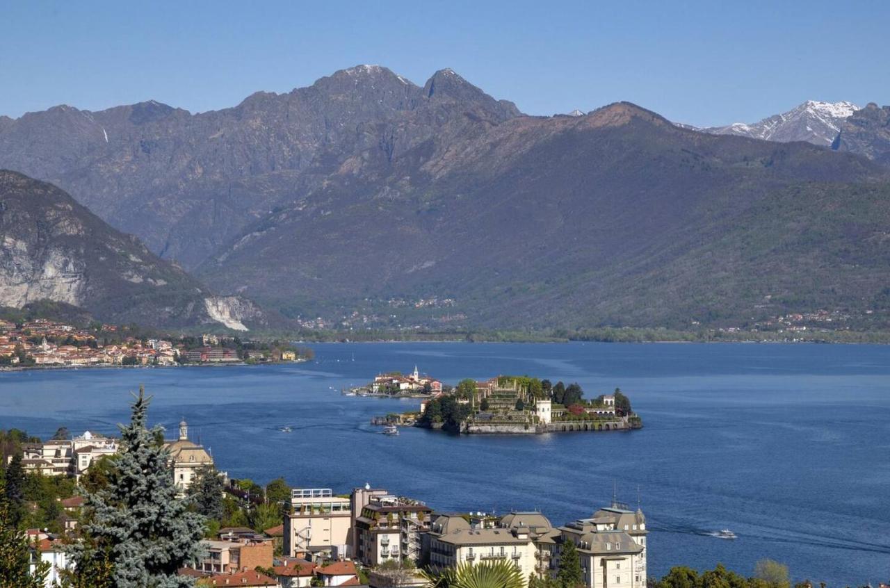 L'Ortensia Della Villa Isabella, Camera Con Vista Lago, Balcone Sul Parco E Bagno Esclusivo All'Esterno Della Camera Stresa Luaran gambar