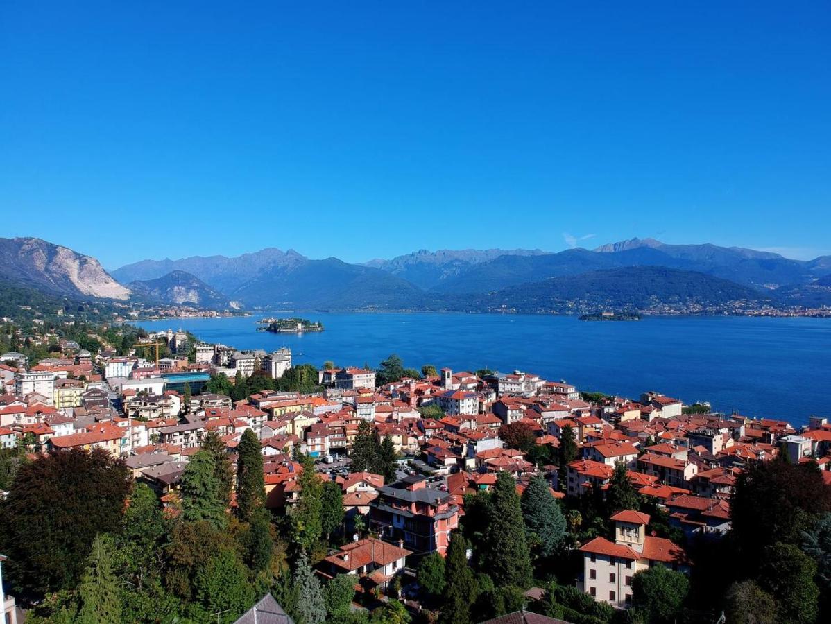 L'Ortensia Della Villa Isabella, Camera Con Vista Lago, Balcone Sul Parco E Bagno Esclusivo All'Esterno Della Camera Stresa Luaran gambar