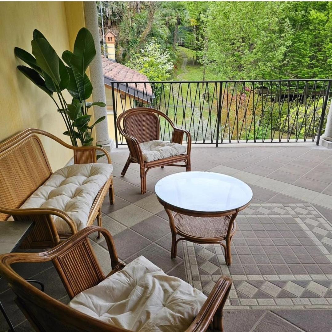 L'Ortensia Della Villa Isabella, Camera Con Vista Lago, Balcone Sul Parco E Bagno Esclusivo All'Esterno Della Camera Stresa Luaran gambar